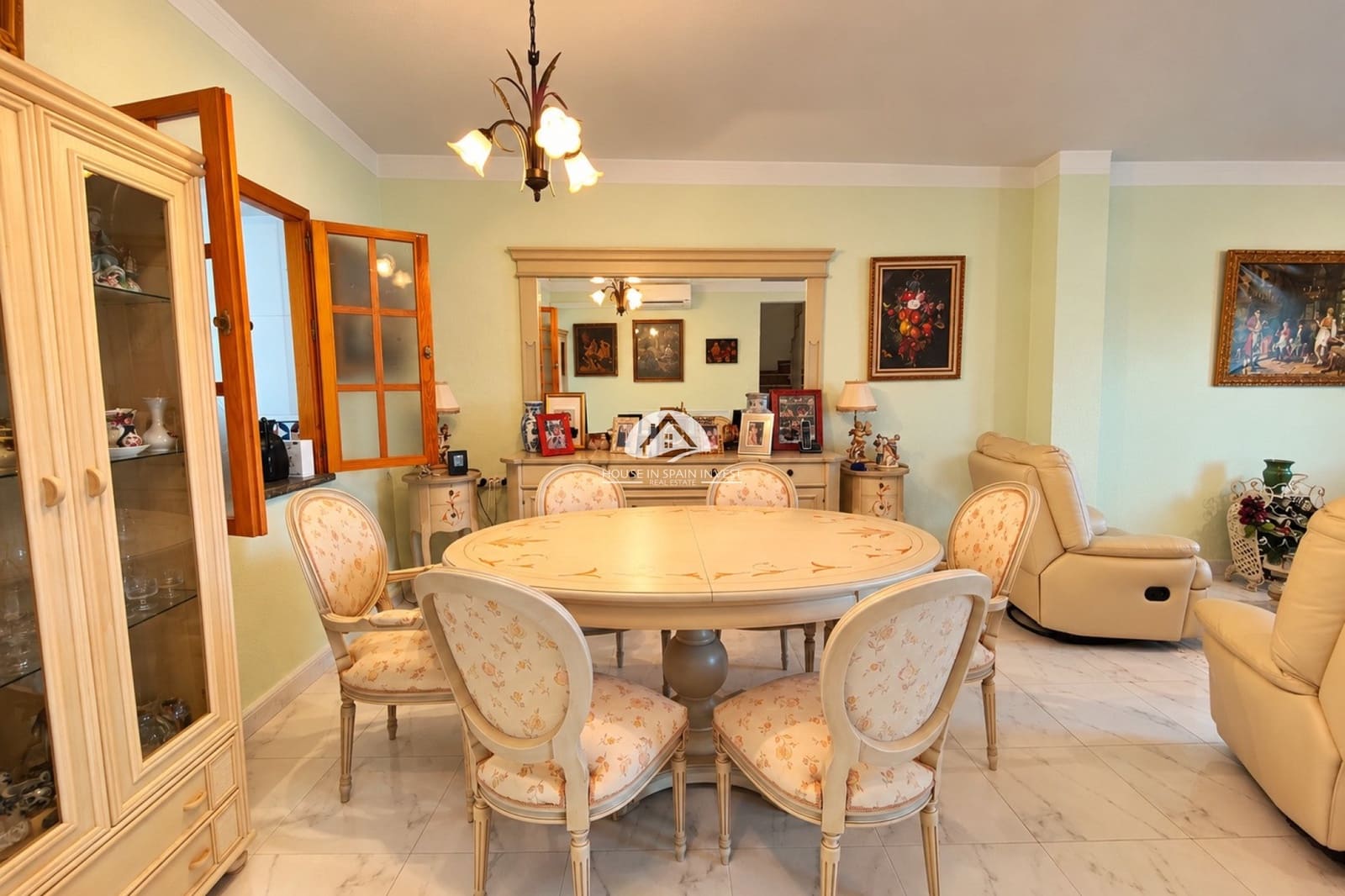 5 soverom Hus til salgs i Torrevieja med svømmebasseng garasje - € 350 000 (Ref: 10153250)