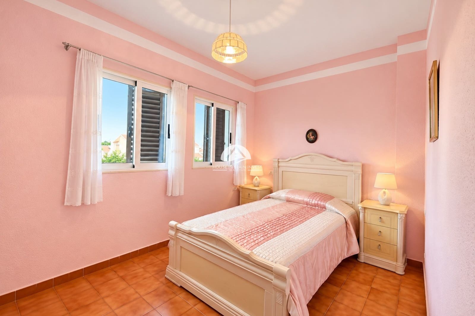 5 soverom Hus til salgs i Torrevieja med svømmebasseng garasje - € 350 000 (Ref: 10153250)