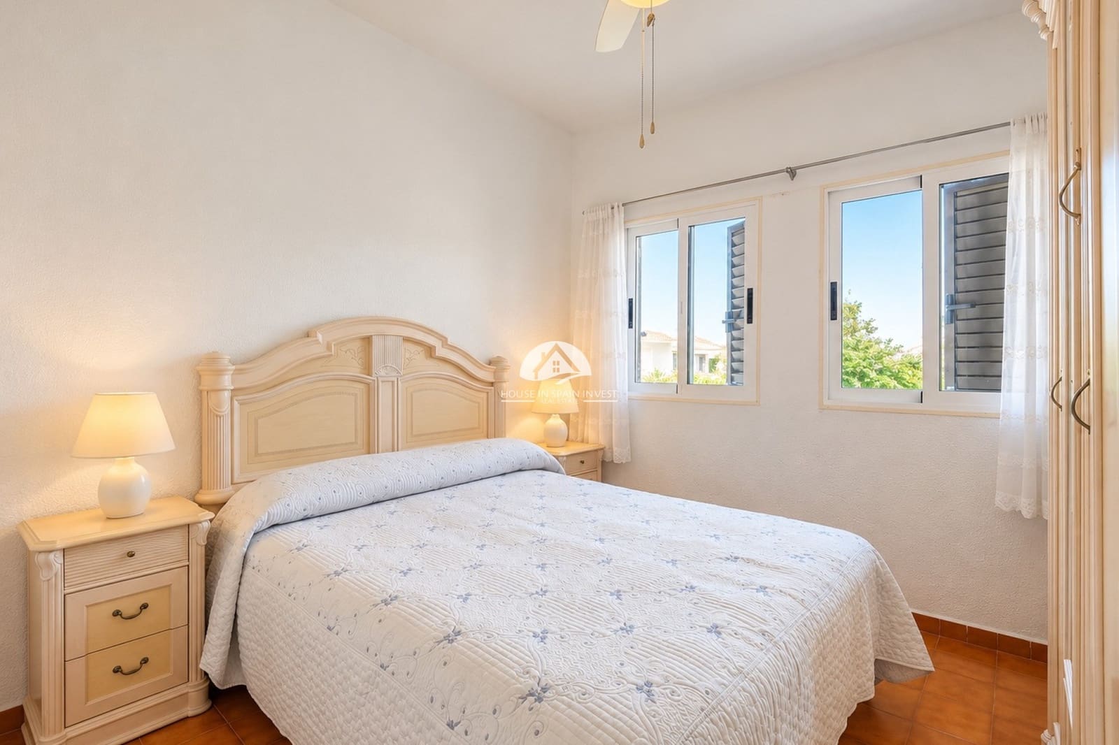 5 soverom Hus til salgs i Torrevieja med svømmebasseng garasje - € 350 000 (Ref: 10153250)