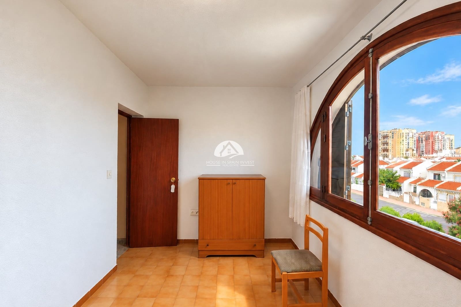 5 soverom Hus til salgs i Torrevieja med svømmebasseng garasje - € 350 000 (Ref: 10153250)