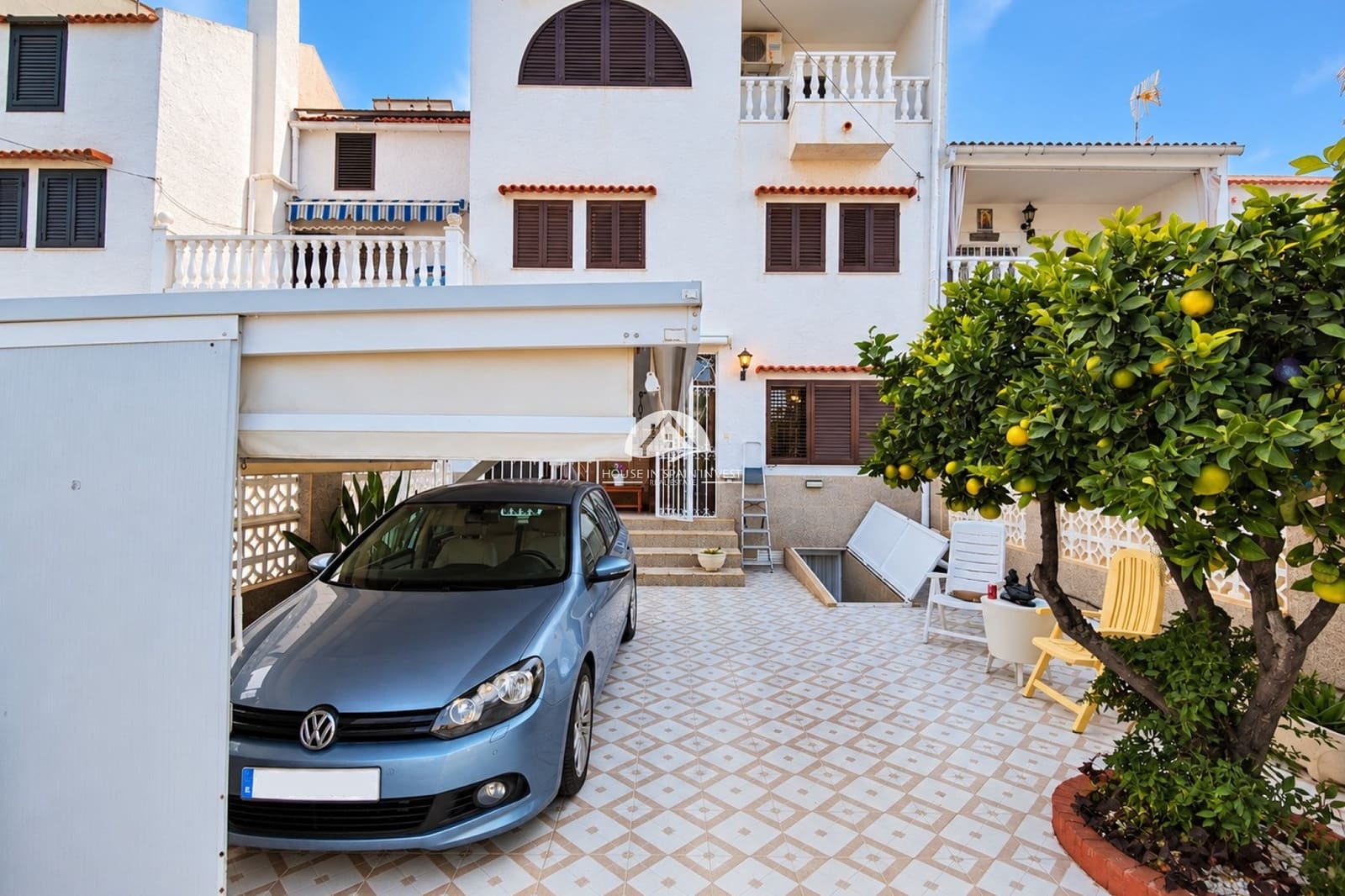 5 soverom Hus til salgs i Torrevieja med svømmebasseng garasje - € 350 000 (Ref: 10153250)