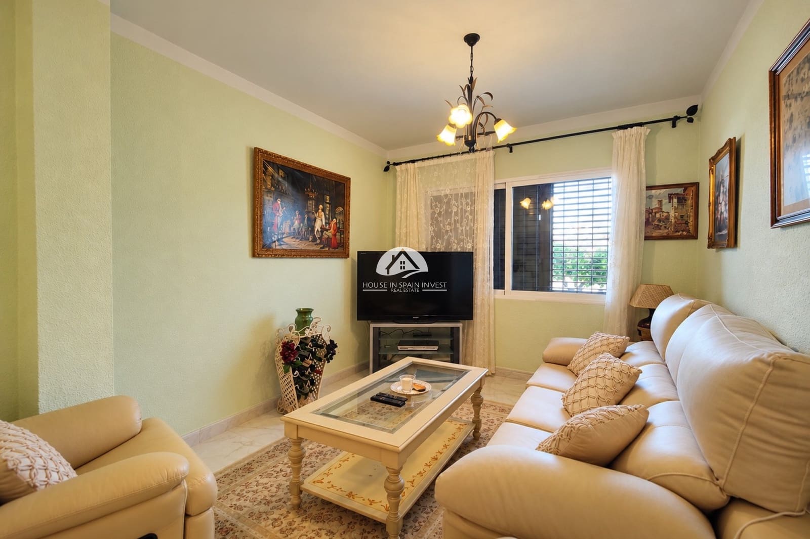 5 soverom Hus til salgs i Torrevieja med svømmebasseng garasje - € 350 000 (Ref: 10153250)