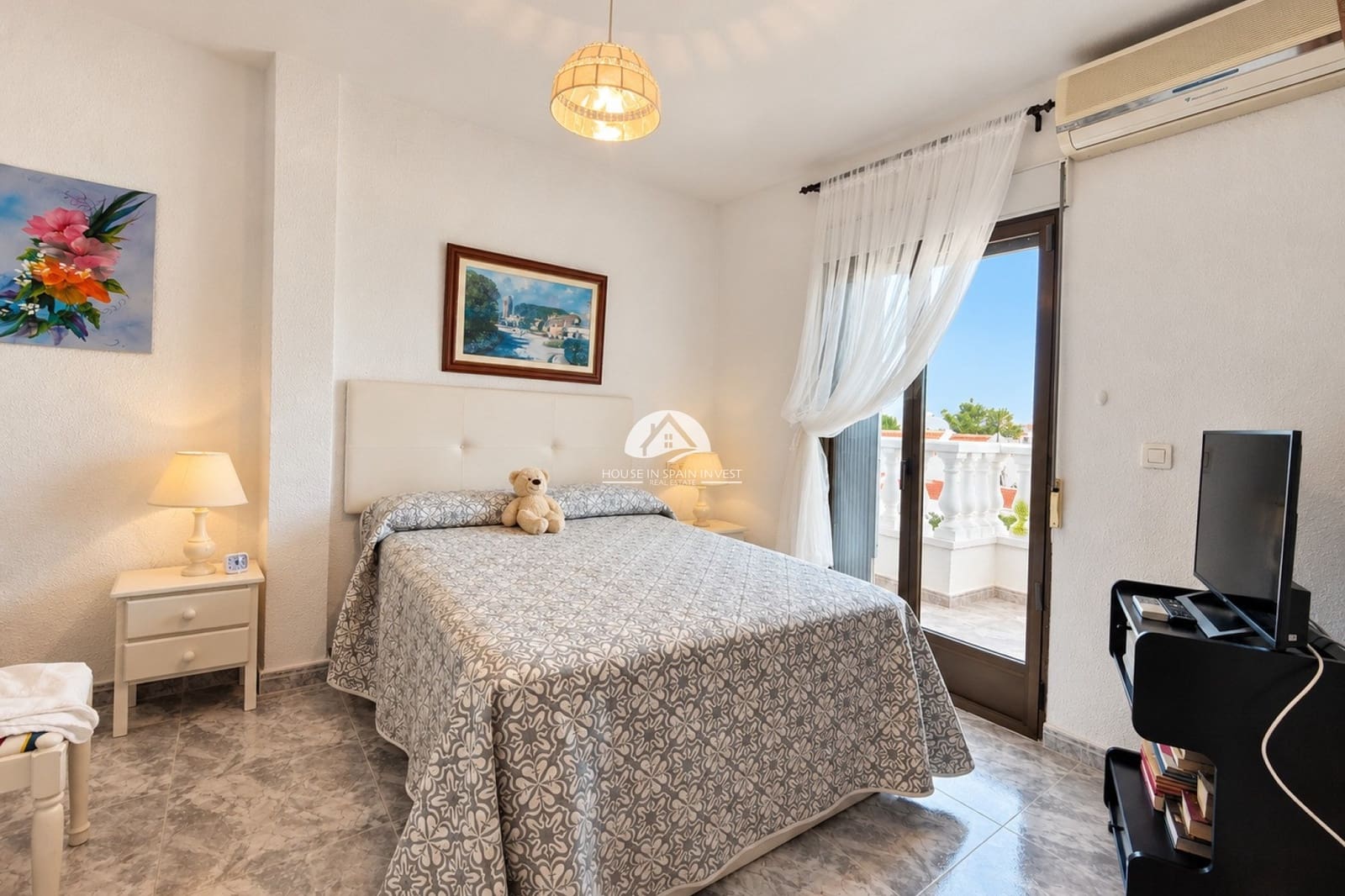 5 soverom Hus til salgs i Torrevieja med svømmebasseng garasje - € 350 000 (Ref: 10153250)