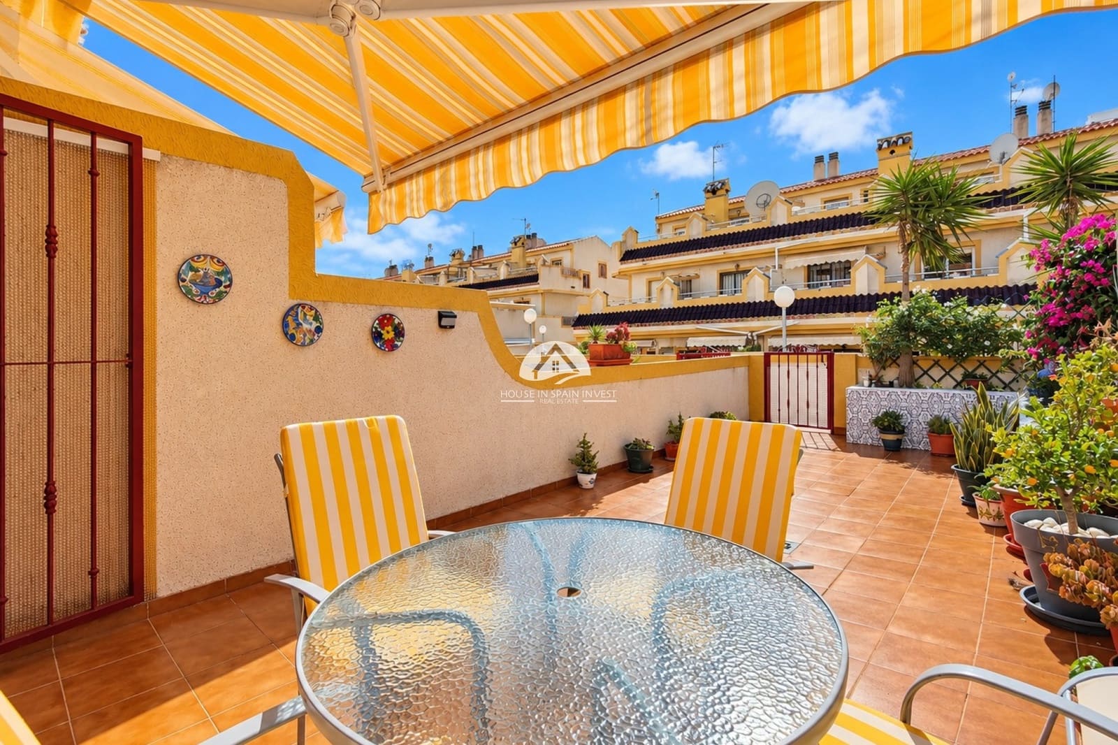3 bedroom Townhouse for sale in La Florida with pool garage - € 197,950 (Ref: 10158344)