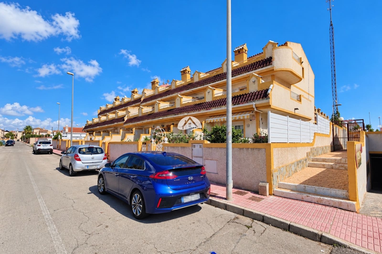3 bedroom Townhouse for sale in La Florida with pool garage - € 197,950 (Ref: 10158344)