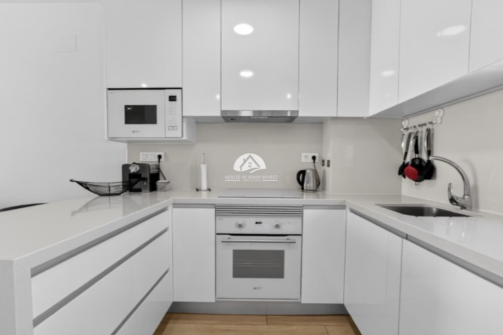 2 slaapkamer Penthouse te koop in Torrevieja met zwembad garage - € 289.000 (Ref: 10158874)