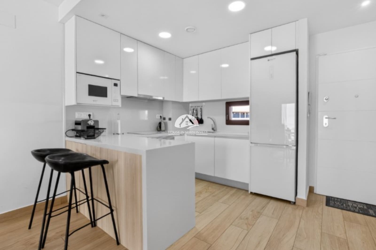 2 slaapkamer Penthouse te koop in Torrevieja met zwembad garage - € 289.000 (Ref: 10158874)