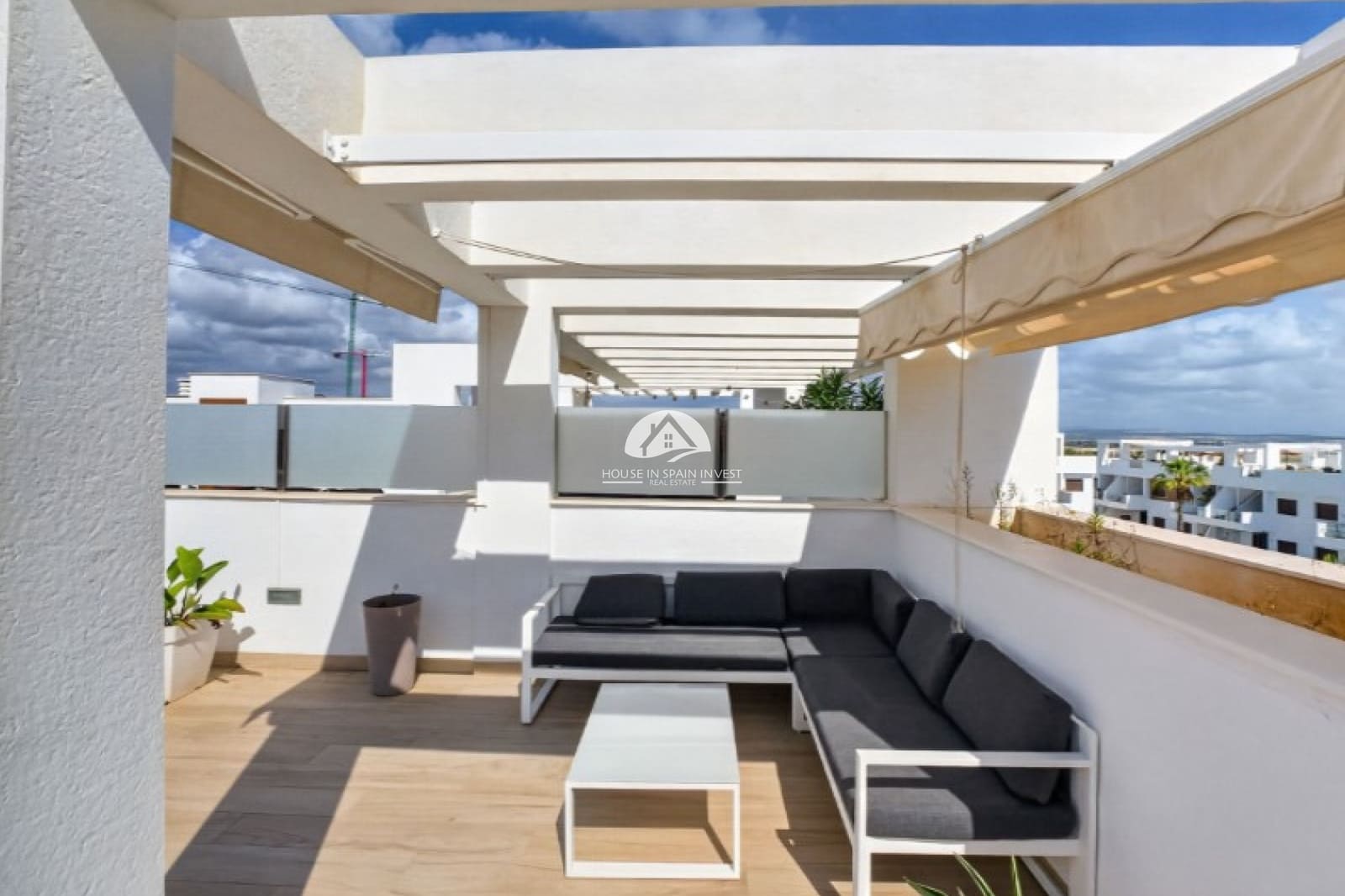 2 slaapkamer Penthouse te koop in Torrevieja met zwembad garage - € 289.000 (Ref: 10158874)