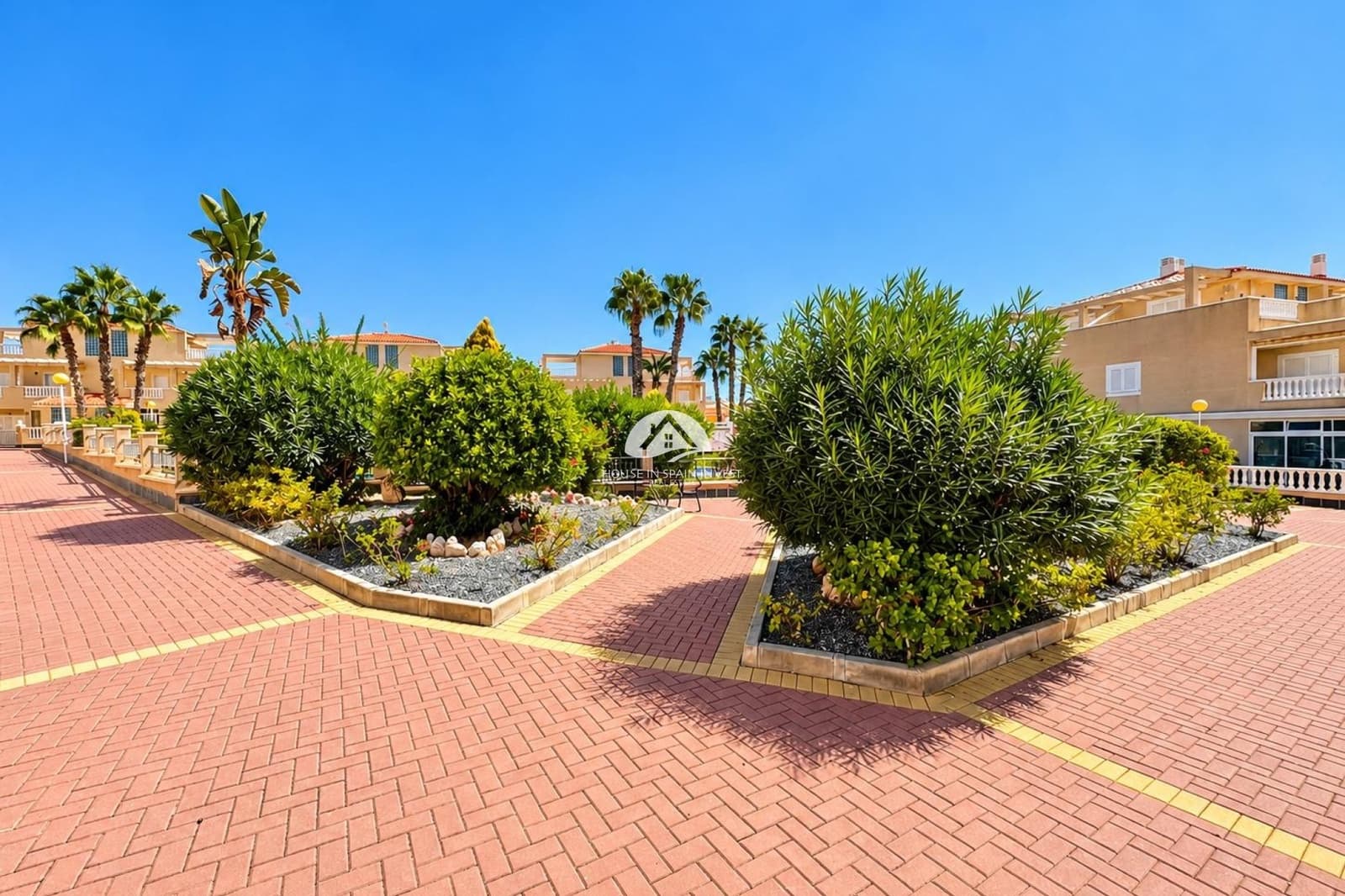 2 bedroom Apartment for sale in Playa Flamenca with pool - € 219,900 (Ref: 10158875)