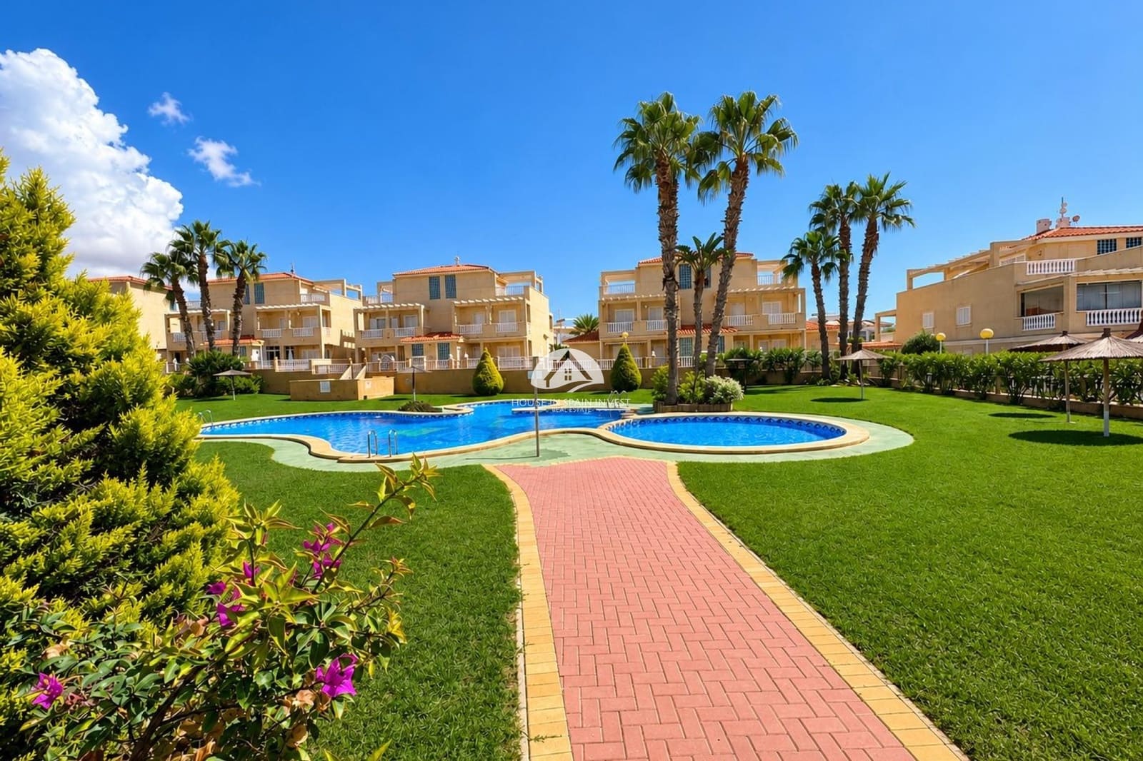 2 bedroom Apartment for sale in Playa Flamenca with pool - € 219,900 (Ref: 10158875)