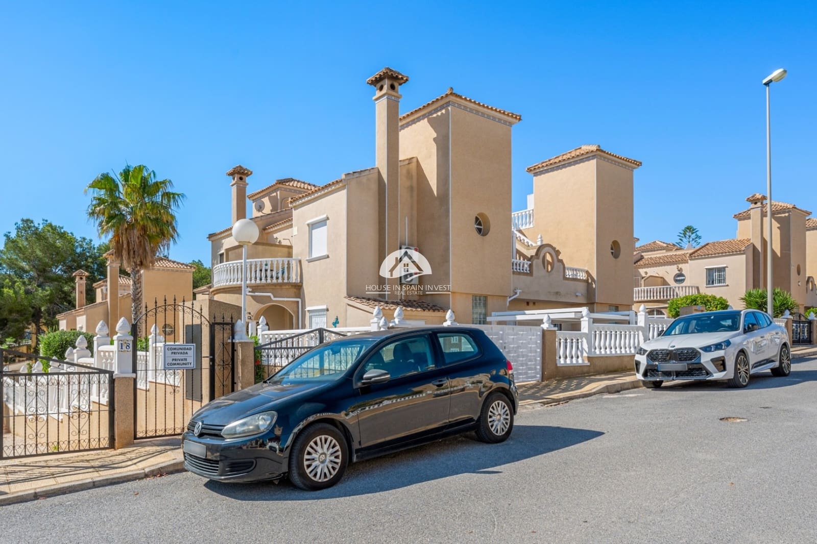 3 soverom Villa til salgs i Orihuela Costa med svømmebasseng garasje - € 265 000 (Ref: 10158878)