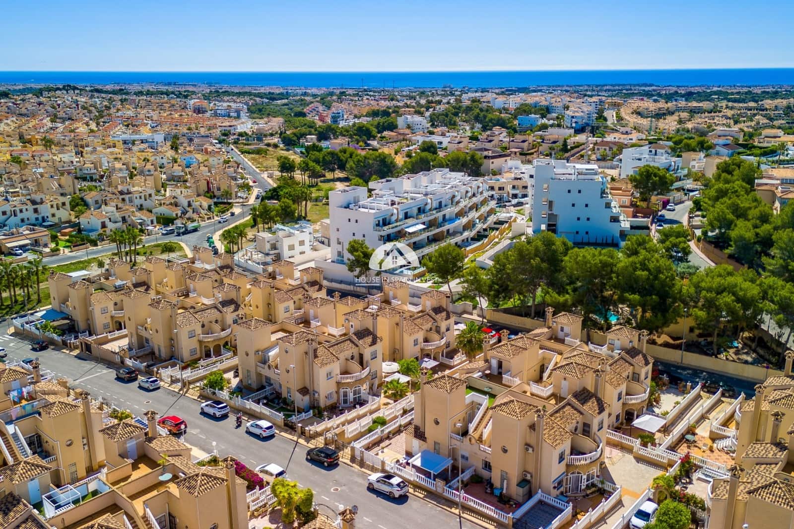3 soverom Villa til salgs i Orihuela Costa med svømmebasseng garasje - € 265 000 (Ref: 10158878)