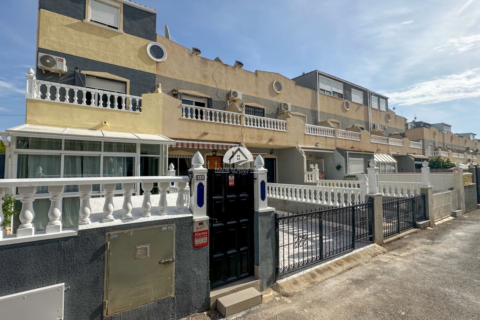 Casa de 2 habitaciones en Orihuela Costa en venta con piscina garaje - 180.000 € (Ref: 10158882)