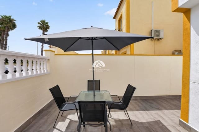 3 soveværelse Byhus til salg i El Chaparral - La Siesta - La Torreta, Torrevieja med swimmingpool - € 199.000 (Ref: 10158884)
