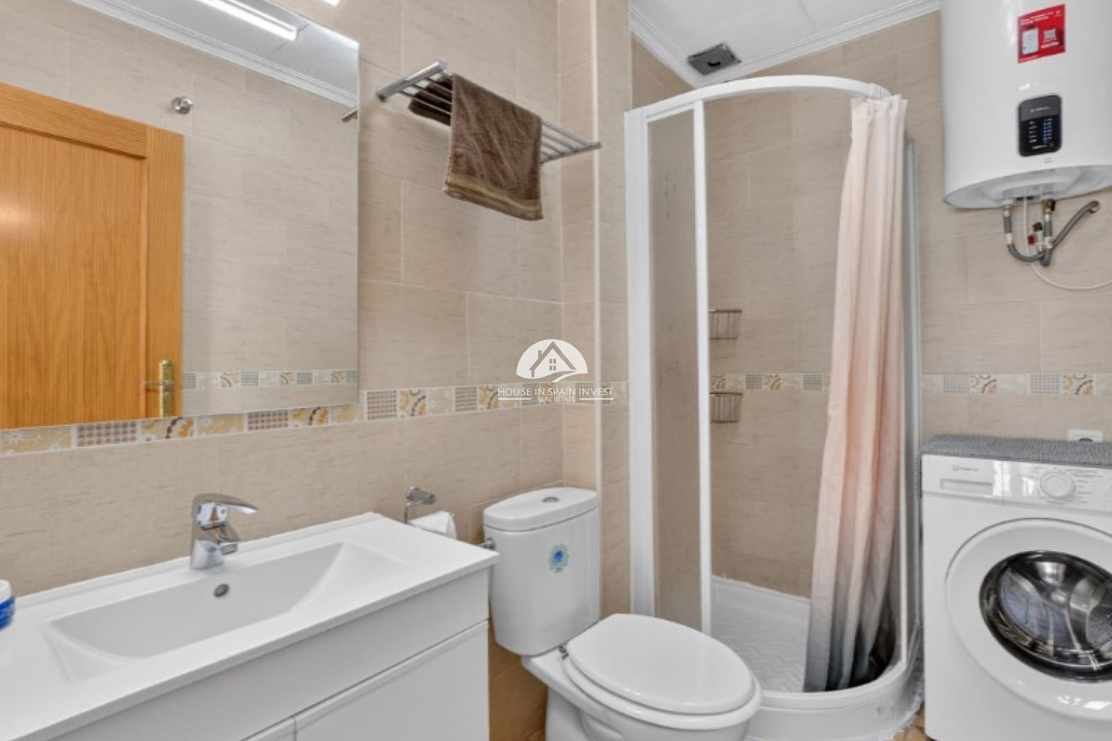 3 soveværelse Byhus til salg i Torrevieja med swimmingpool - € 199.000 (Ref: 10158884)