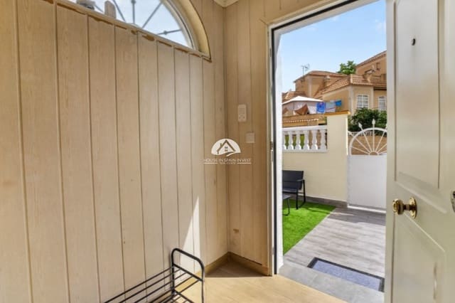 3 soveværelse Byhus til salg i El Chaparral - La Siesta - La Torreta, Torrevieja med swimmingpool - € 199.000 (Ref: 10158884)