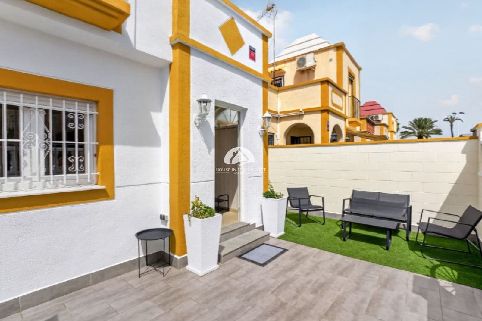 3 soveværelse Byhus til salg i Torrevieja med swimmingpool - € 199.000 (Ref: 10158884)