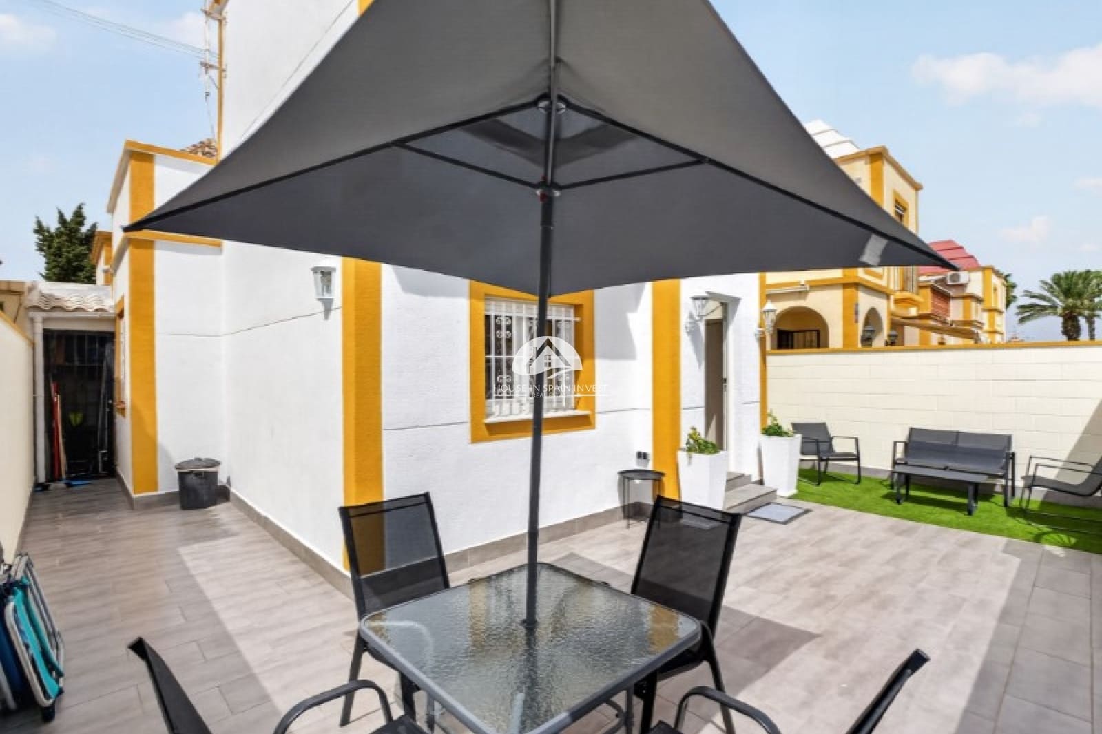 3 soveværelse Byhus til salg i Torrevieja med swimmingpool - € 199.000 (Ref: 10158884)