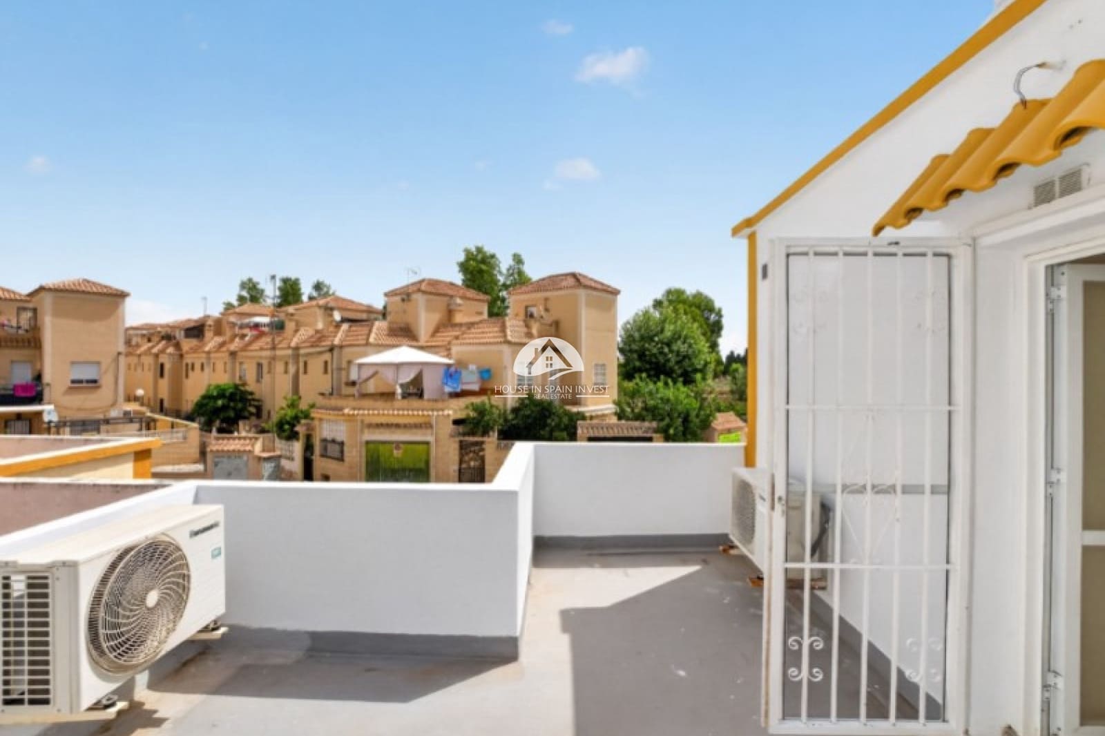 3 soveværelse Byhus til salg i Torrevieja med swimmingpool - € 199.000 (Ref: 10158884)