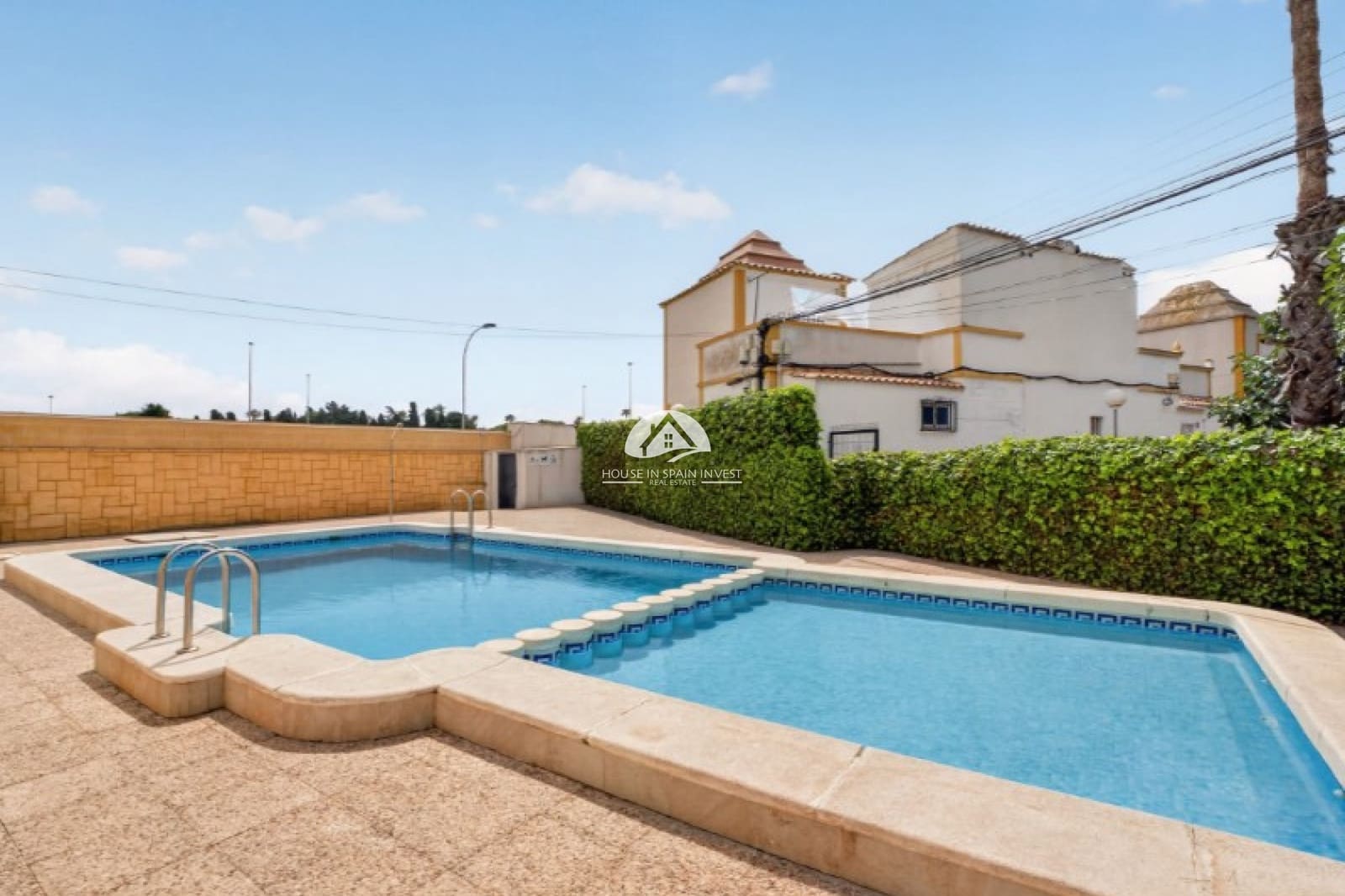 3 soveværelse Byhus til salg i Torrevieja med swimmingpool - € 199.000 (Ref: 10158884)