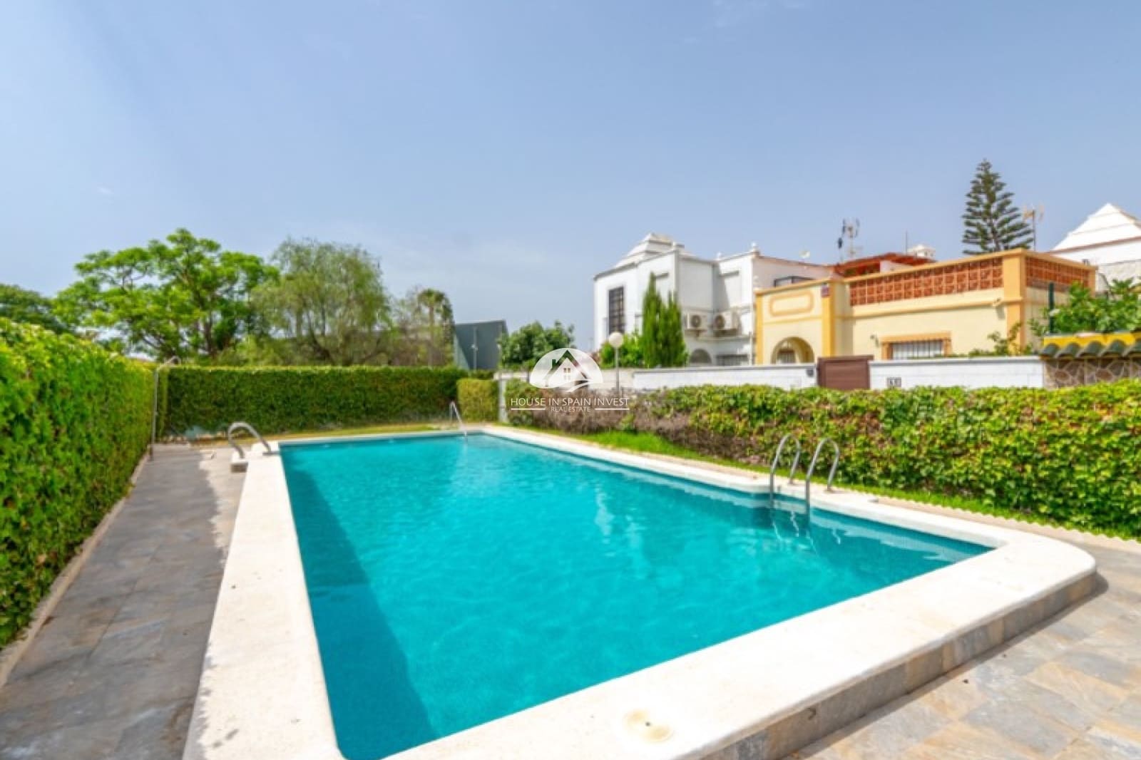 3 soveværelse Byhus til salg i Torrevieja med swimmingpool - € 199.000 (Ref: 10158884)