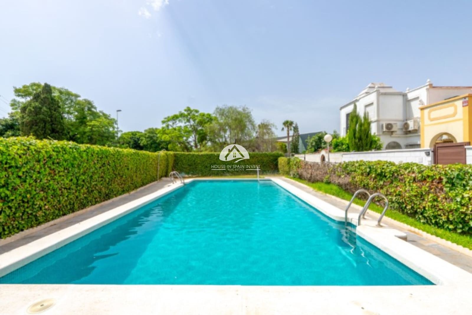 3 soveværelse Byhus til salg i Torrevieja med swimmingpool - € 199.000 (Ref: 10158884)