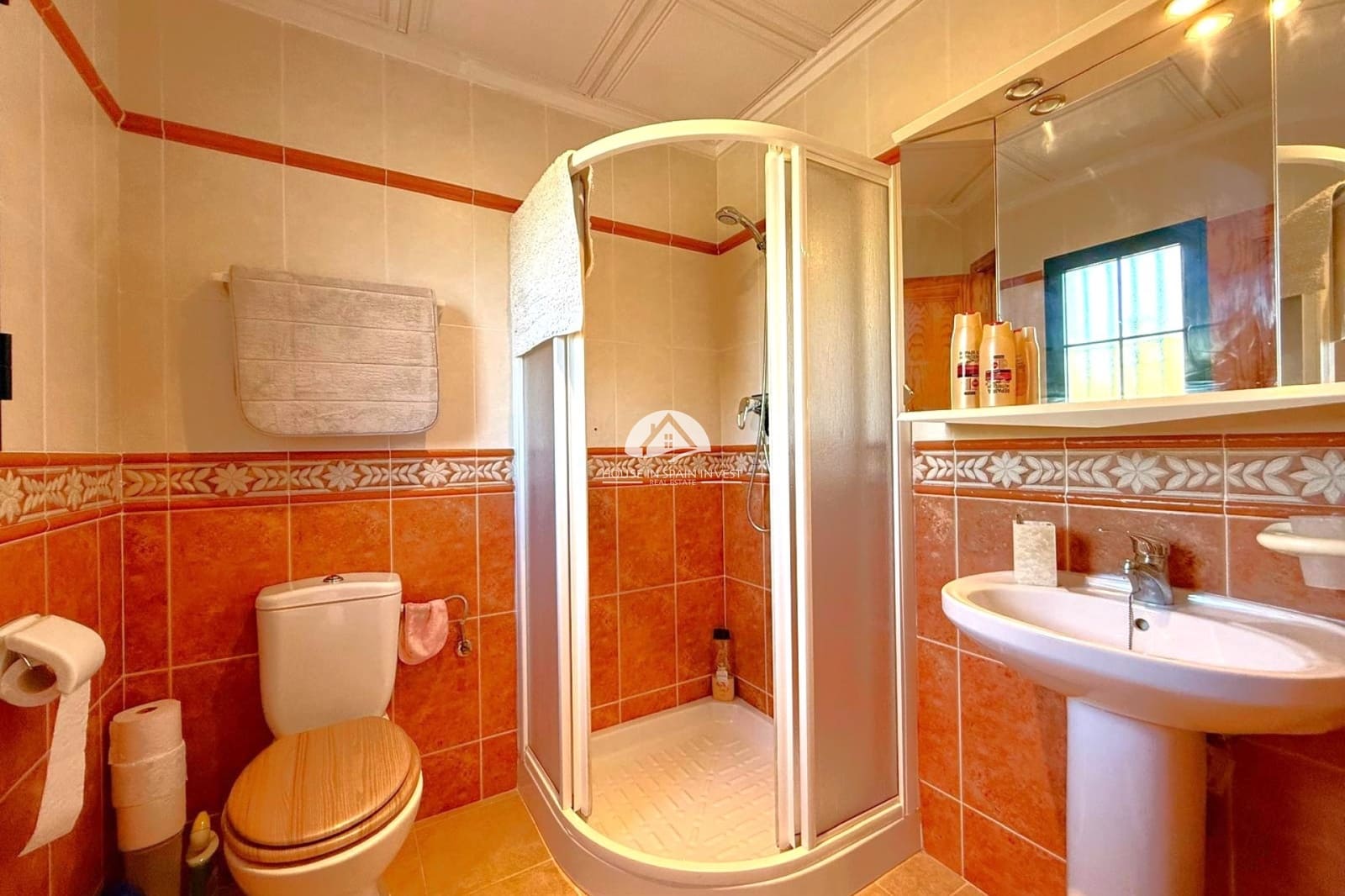 6 bedroom Villa for sale in Orihuela Costa with pool - € 475,000 (Ref: 10164140)