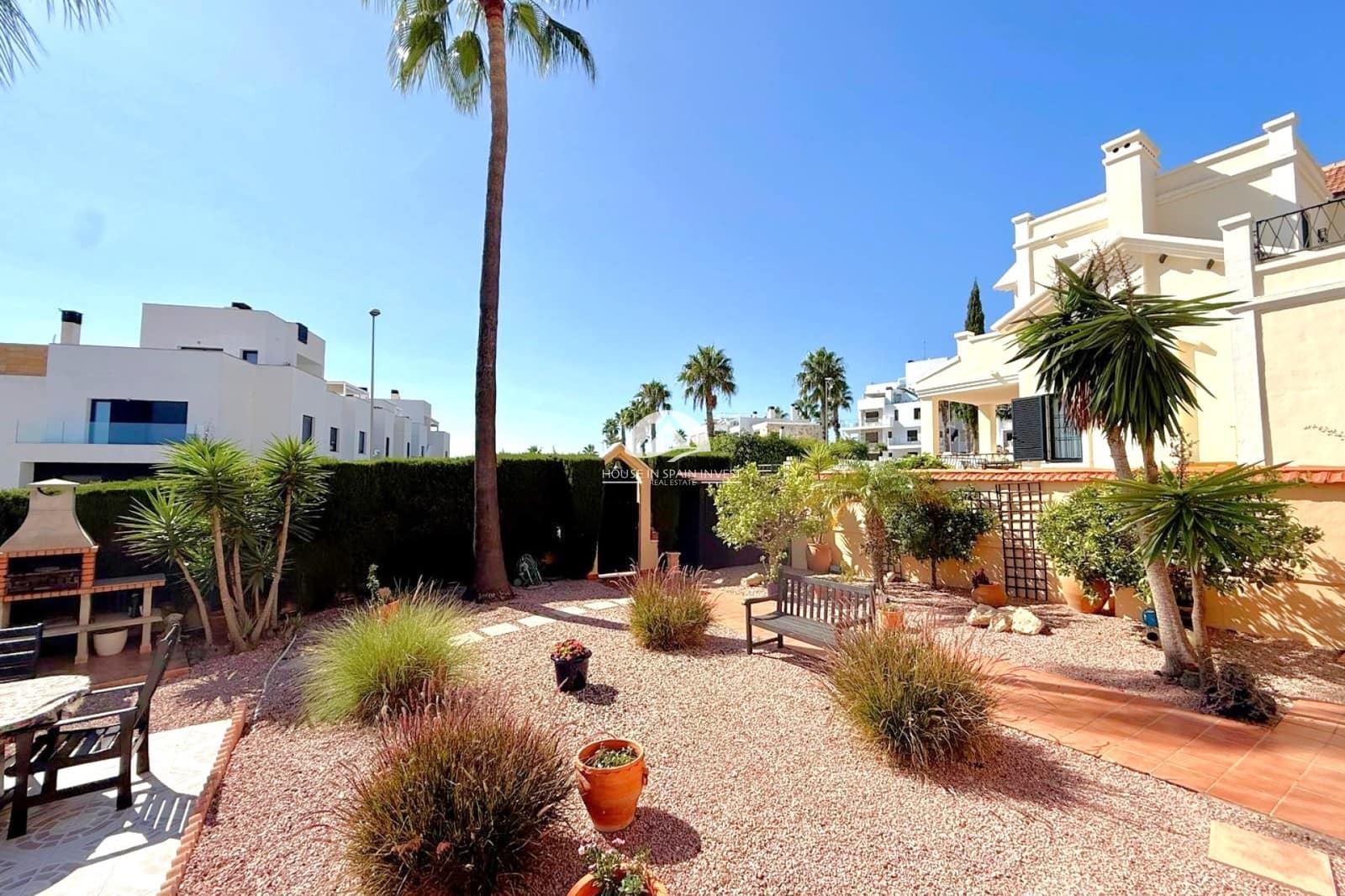 6 bedroom Villa for sale in Orihuela Costa with pool - € 475,000 (Ref: 10164140)