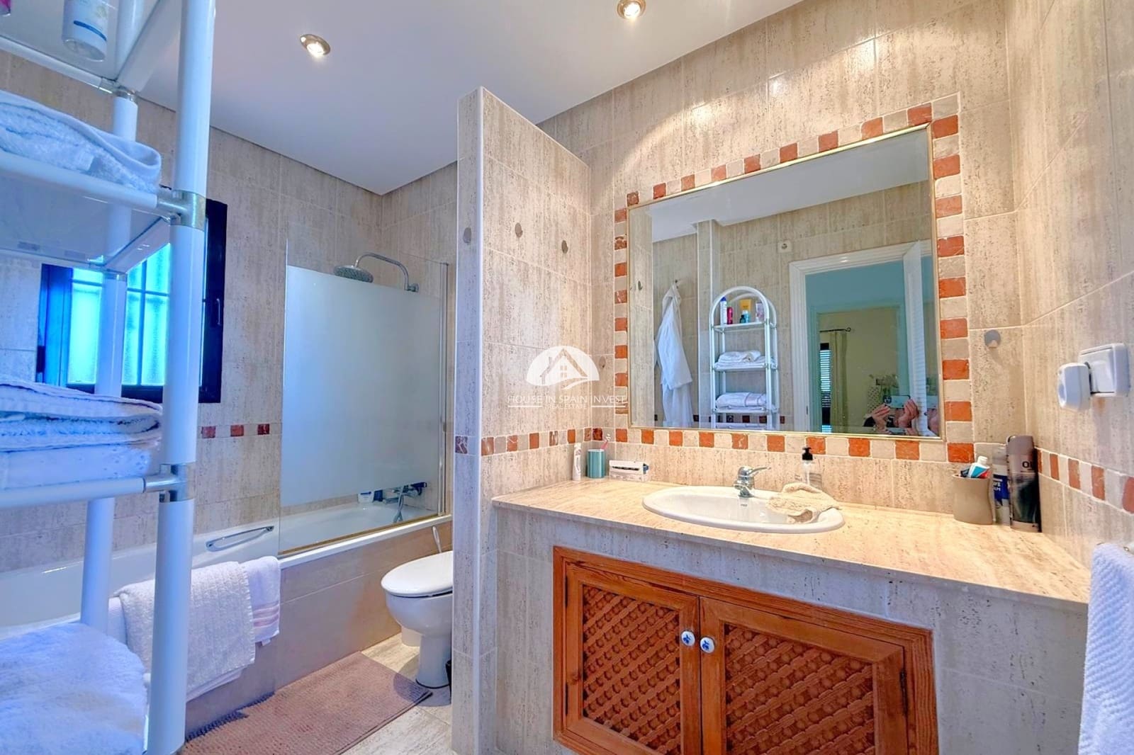 6 bedroom Villa for sale in Orihuela Costa with pool - € 475,000 (Ref: 10164140)