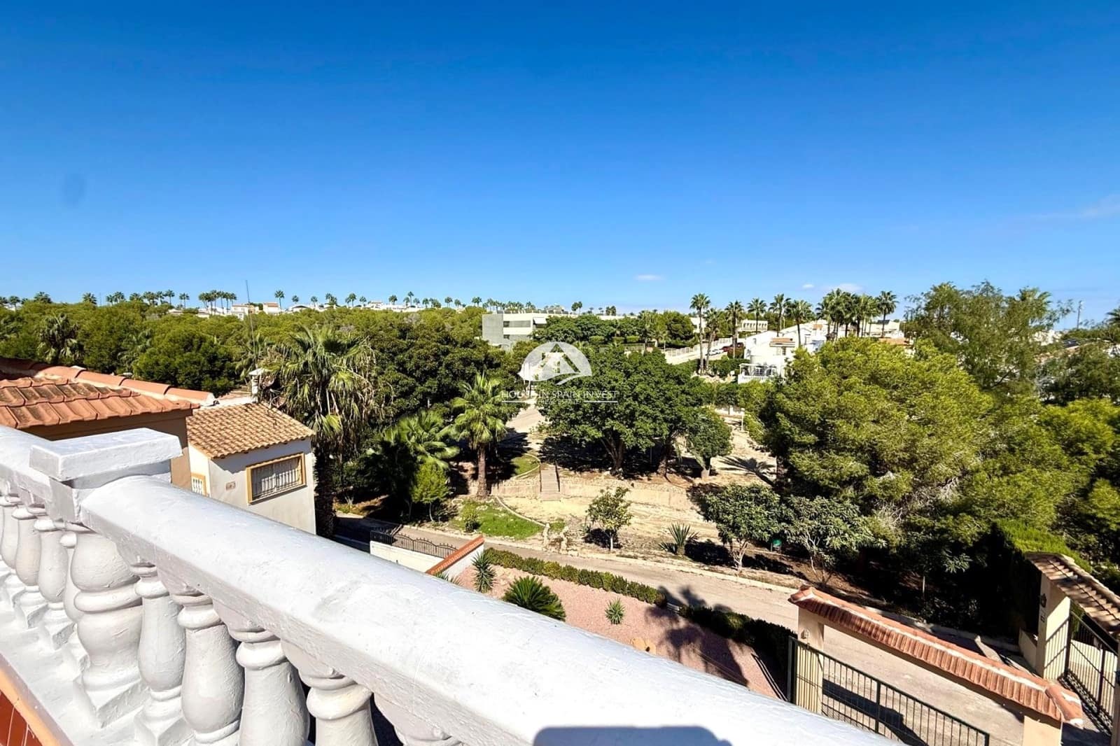 6 bedroom Villa for sale in Orihuela Costa with pool - € 475,000 (Ref: 10164140)