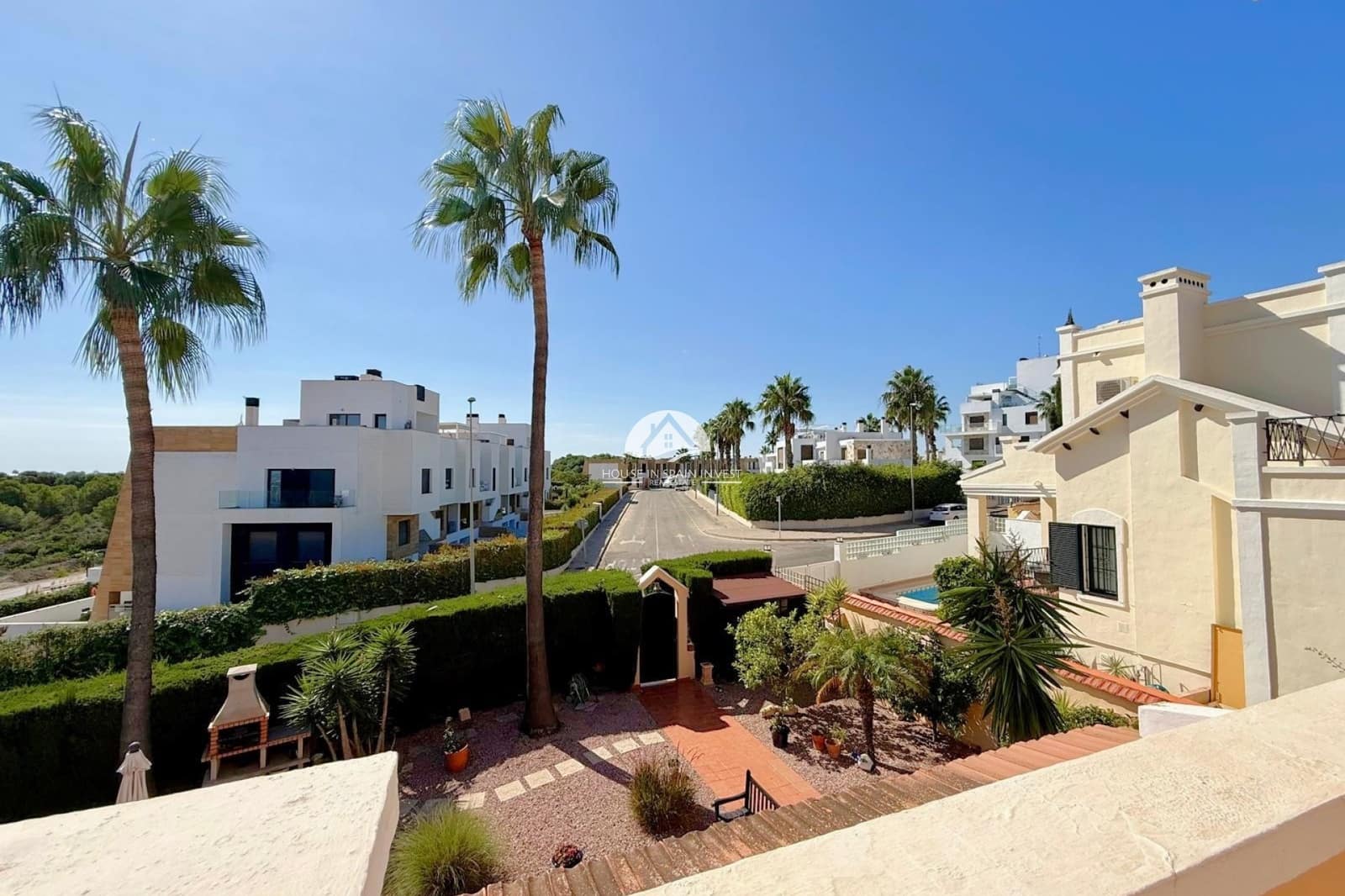 6 bedroom Villa for sale in Orihuela Costa with pool - € 475,000 (Ref: 10164140)
