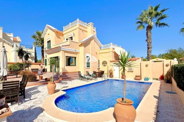 Chalet de 6 habitaciones en Villamartin, Orihuela en venta con piscina - 475.000 € (Ref: 10164140)