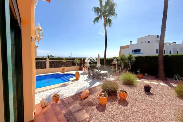 Chalet de 6 habitaciones en Villamartin, Orihuela en venta con piscina - 475.000 € (Ref: 10164140)