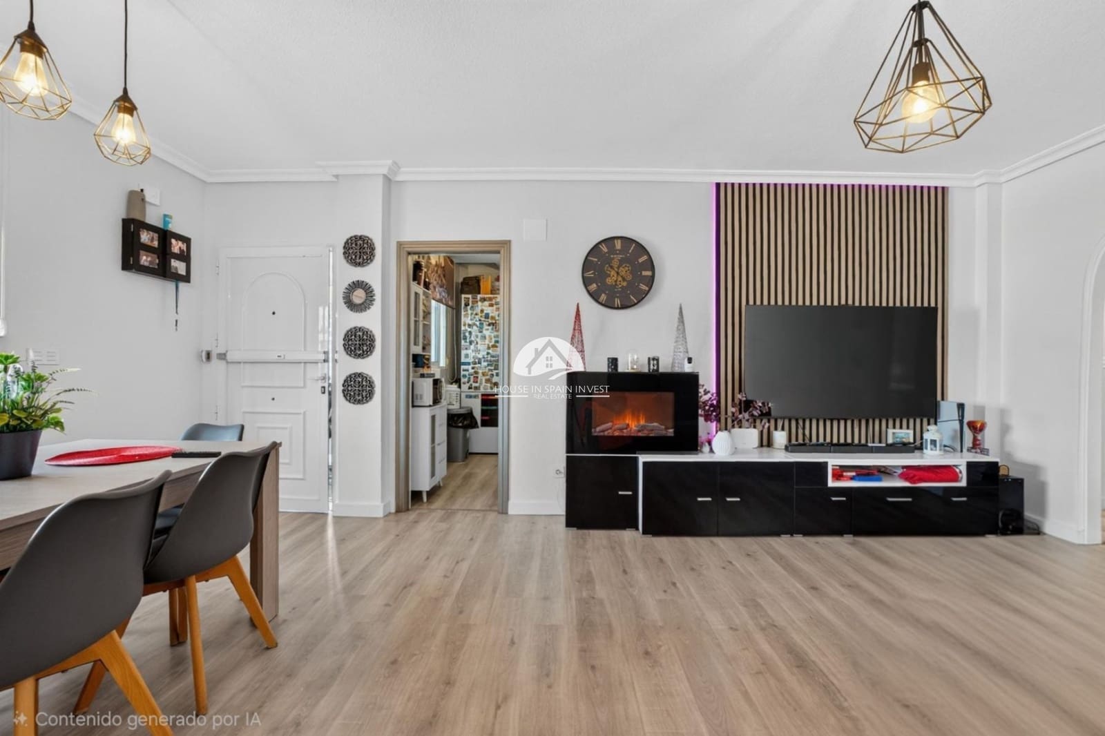 3 makuuhuone Huvila myytävänä paikassa La Florida mukana uima-altaan 
autotalli - 365 000 € (Ref: 10179633)