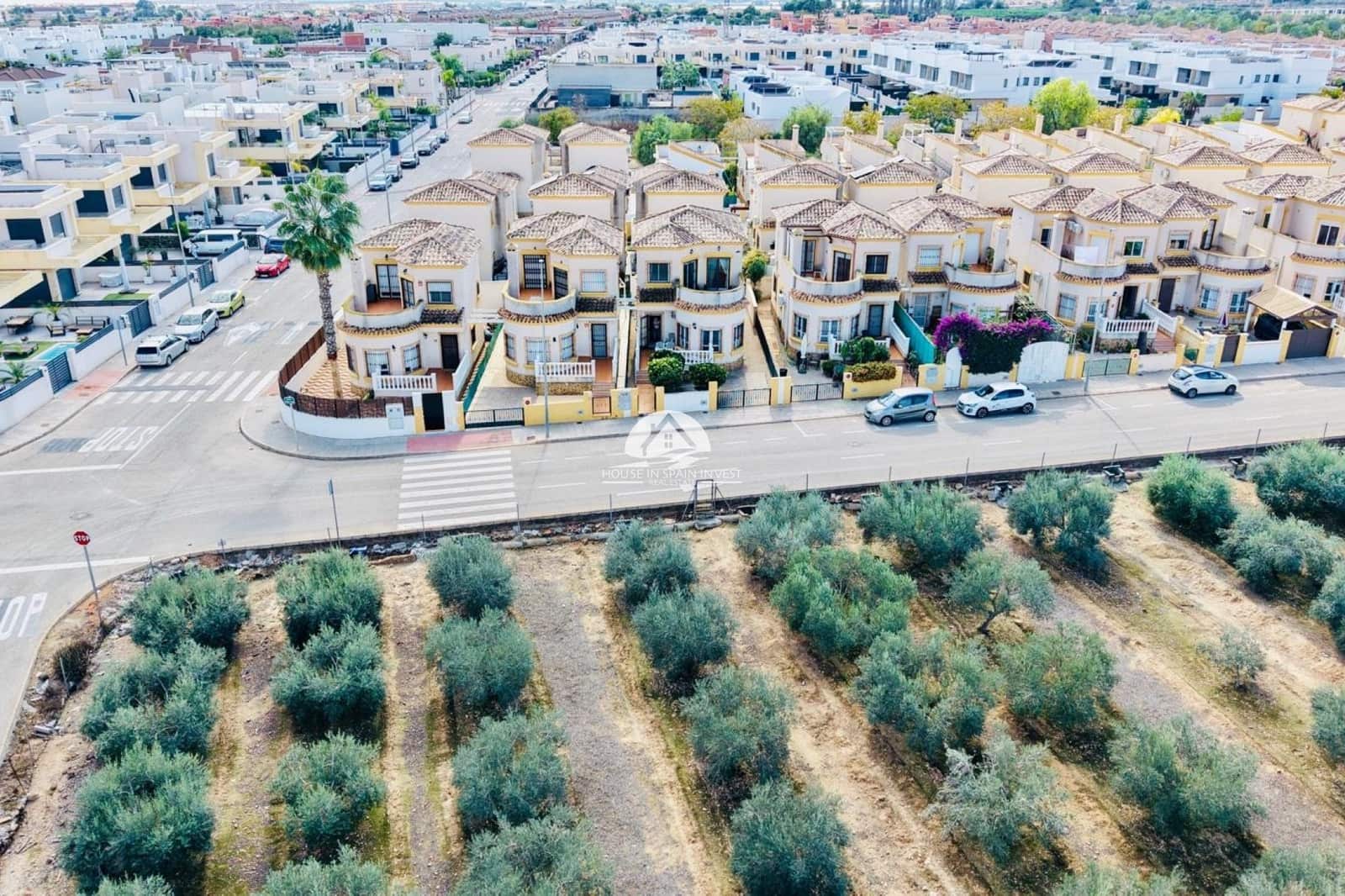 3 soverom Villa til salgs i Los Montesinos med garasje - € 255 000 (Ref: 10179635)