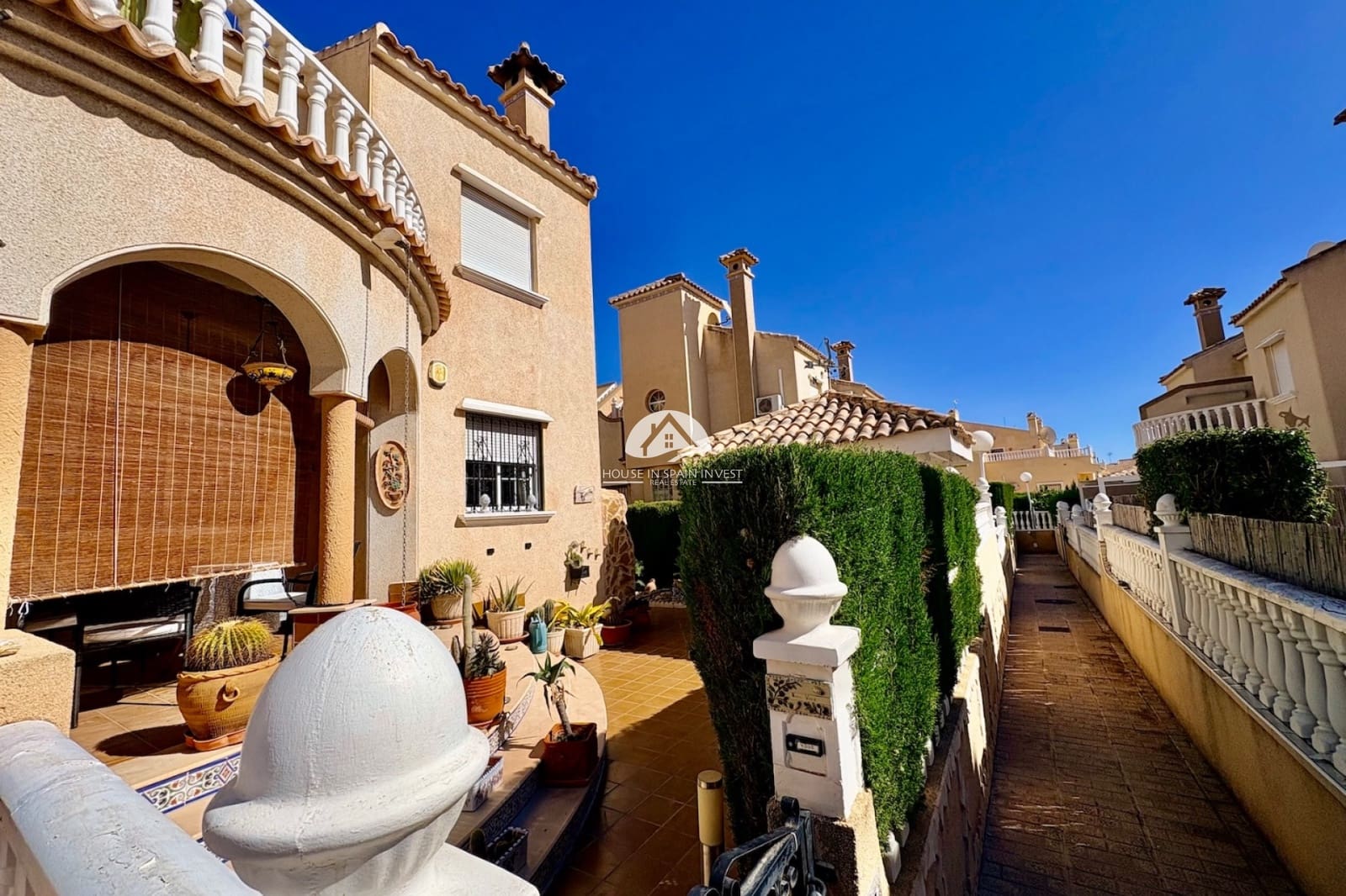 3 sovrum Hus till salu i Playa Flamenca med pool - 225 000 € (Ref: 10179637)