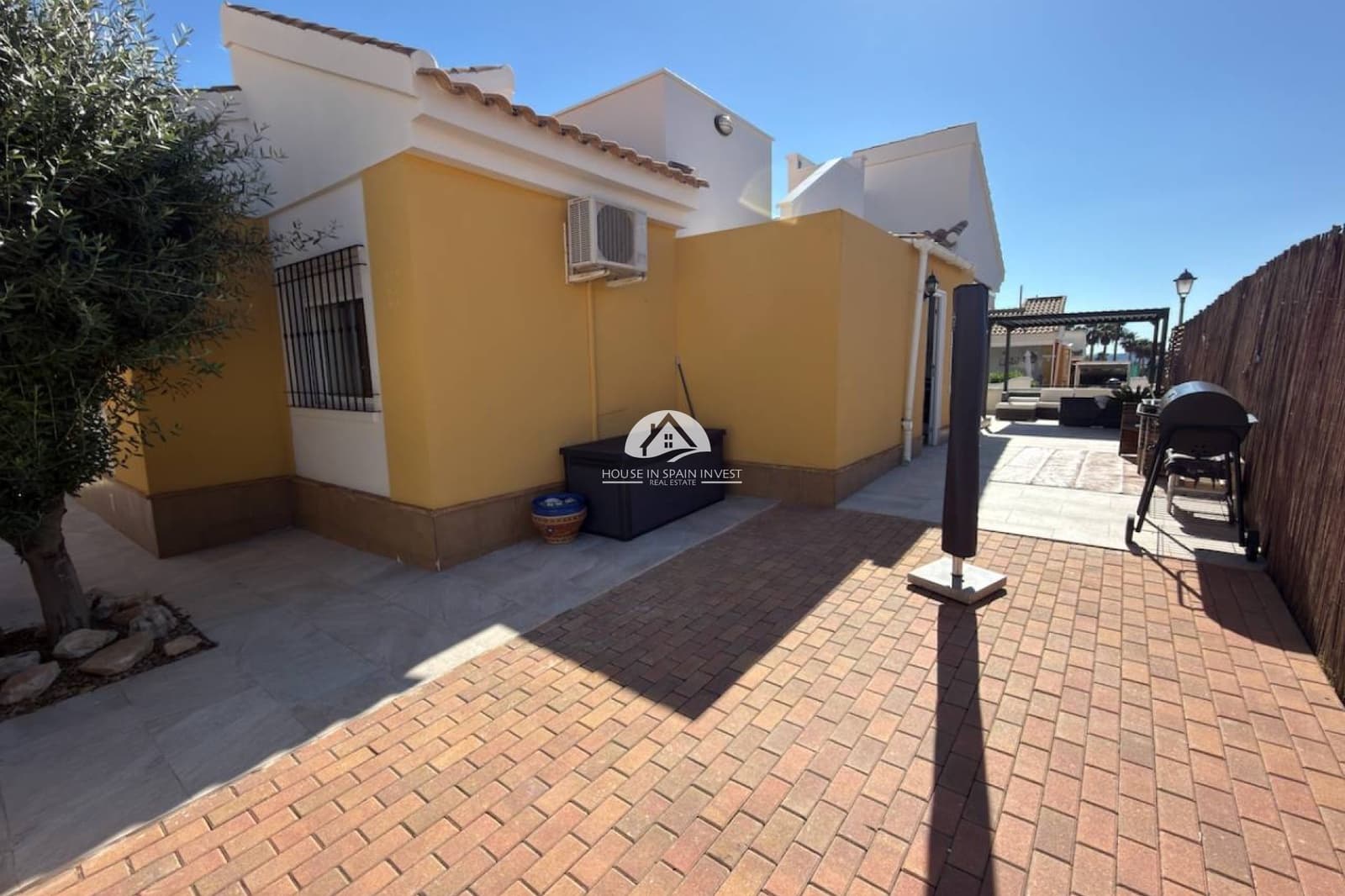 Chalet de 3 habitaciones en Los Montesinos en venta con piscina garaje - 299.995 € (Ref: 10179640)