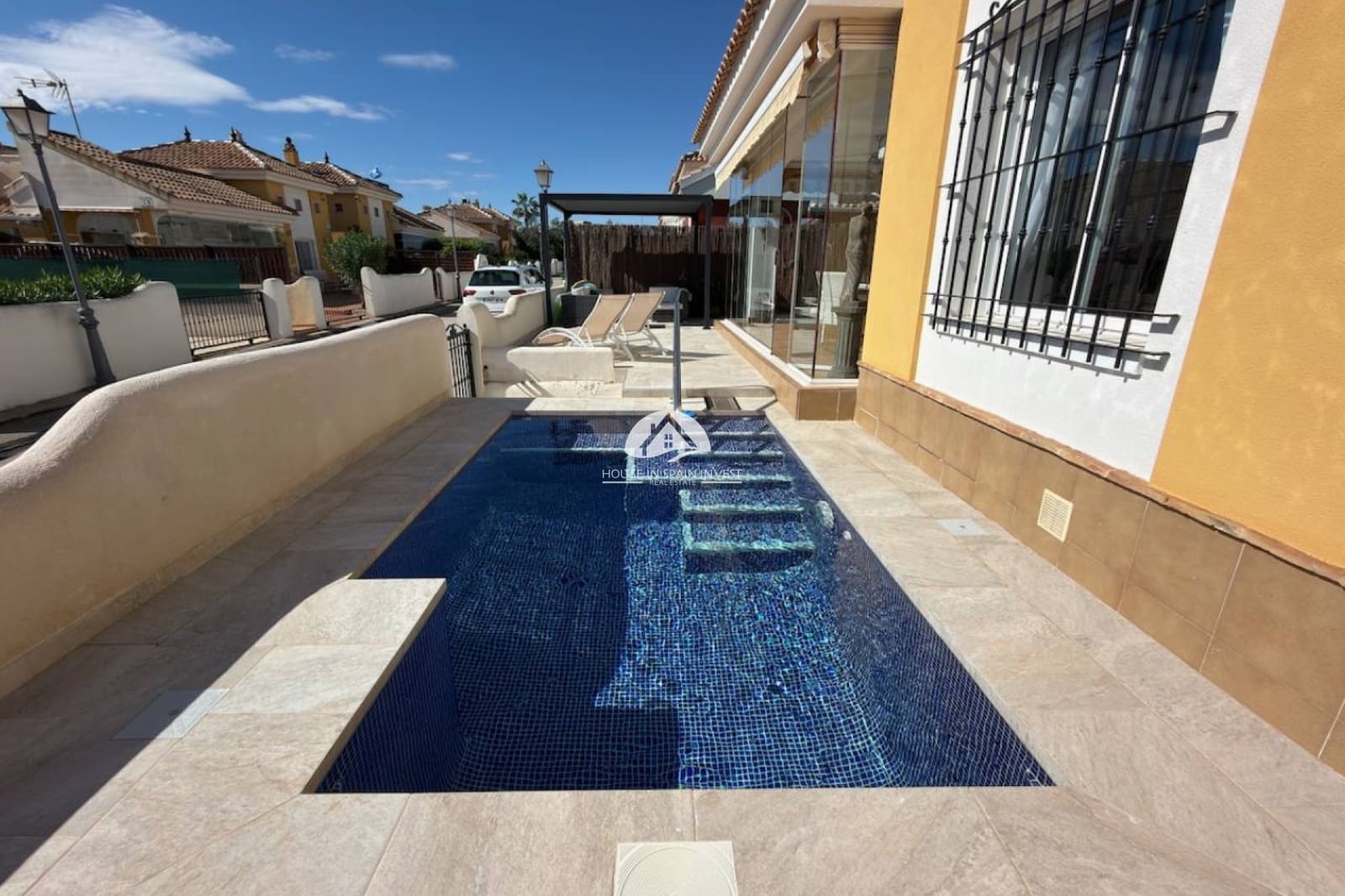 Chalet de 3 habitaciones en Los Montesinos en venta con piscina garaje - 299.995 € (Ref: 10179640)
