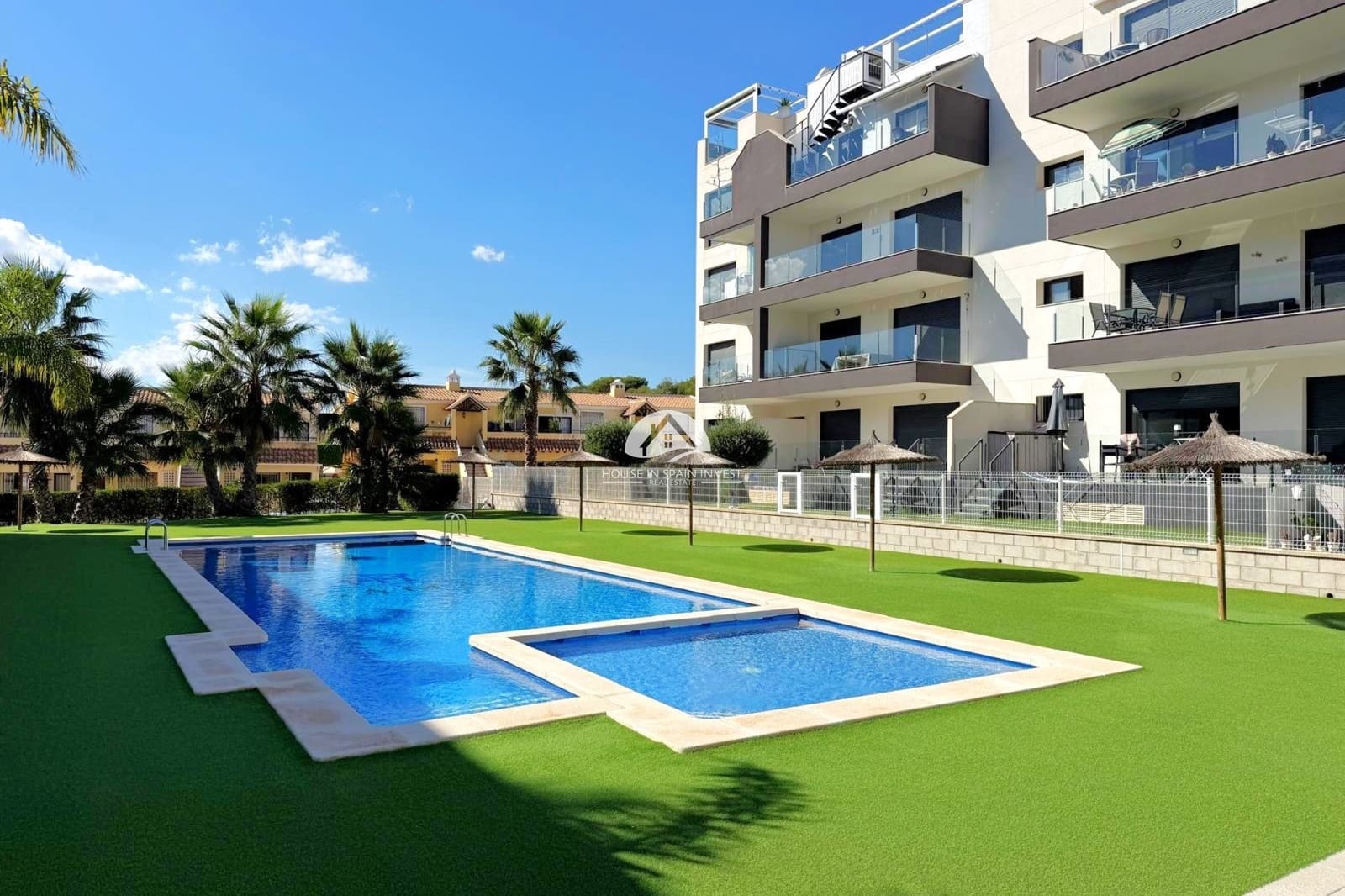 2 soverom Penthouse til salgs i Orihuela Costa med svømmebasseng garasje - € 335 000 (Ref: 10179642)
