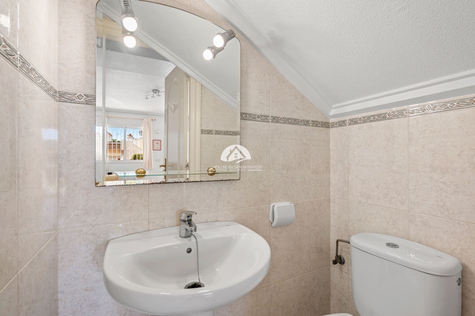 2 makuuhuone Omakotitalo myytävänä paikassa Rojales mukana uima-altaan - 165 000 € (Ref: 9759234)