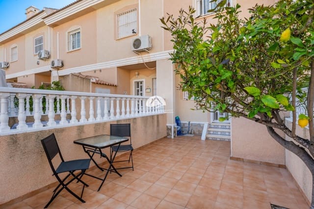 2 makuuhuone Omakotitalo myytävänä paikassa Ciudad Quesada, Rojales mukana uima-altaan - 165 000 € (Ref: 9759234)