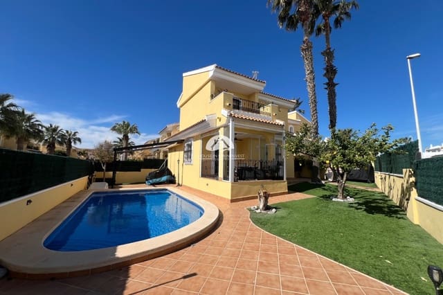 Chalet de 3 habitaciones en Villamartín - Las Filipinas, Orihuela en venta - 445.000 € (Ref: 9759236)