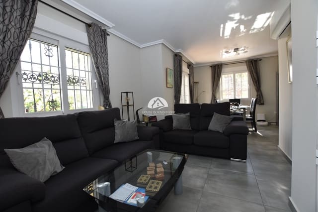 Chalet de 3 habitaciones en Villamartín - Las Filipinas, Orihuela en venta - 445.000 € (Ref: 9759236)