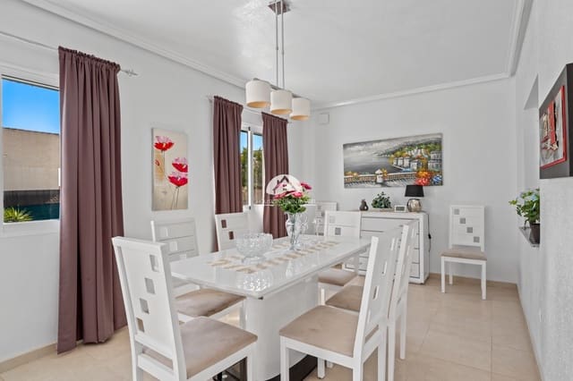 2 soveværelse Villa til salg i Ciudad Quesada, Rojales med swimmingpool - € 365.000 (Ref: 9759237)