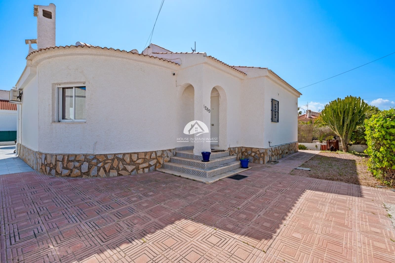 2 soveværelse Villa til salg i Ciudad Quesada med swimmingpool - € 365.000 (Ref: 9759237)