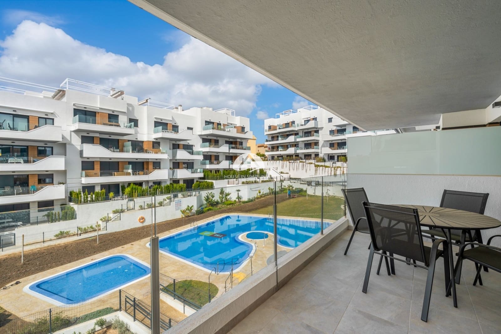 2 soveværelse Lejlighed til salg i Orihuela Costa med swimmingpool garage - € 265.000 (Ref: 9759243)