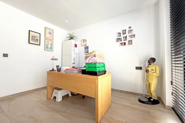 3 makuuhuone Huvila myytävänä paikassa Las Filipinas mukana uima-altaan - 495 000 € (Ref: 9759246)