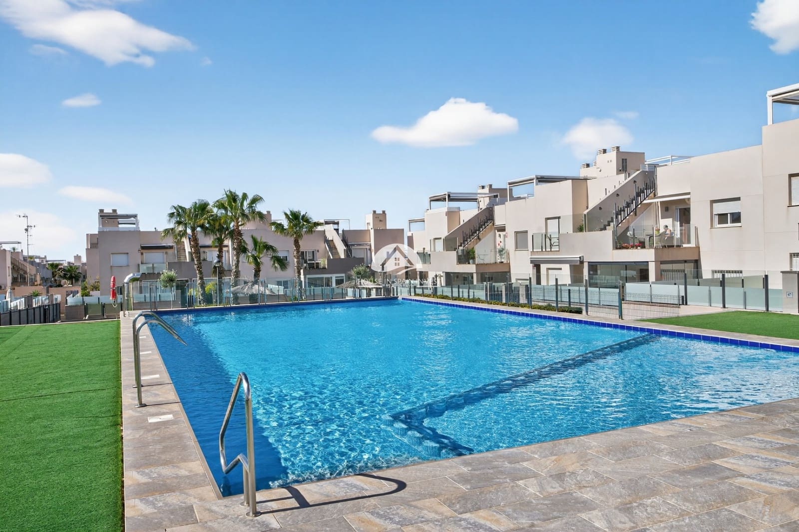 3 soveværelse Lejlighed til salg i Torrevieja med swimmingpool garage - € 259.000 (Ref: 9759247)