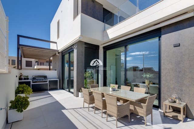 3 soveværelse Villa til salg i Pinar de Campoverde, Pilar de la Horadada - € 584.000 (Ref: 9759260)