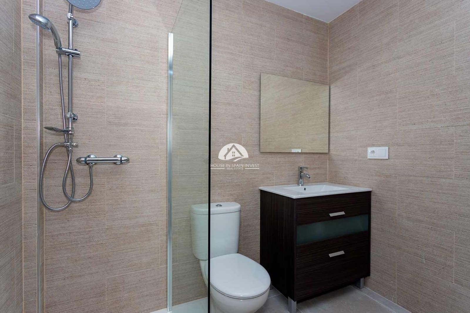 Chalet de 3 habitaciones en Daya Nueva en venta - 380.000 € (Ref: 9759261)